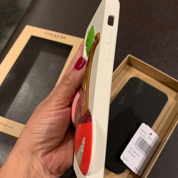 🖤 NWT cherry coach iPhone X/Xs case - Picture 4 of 5